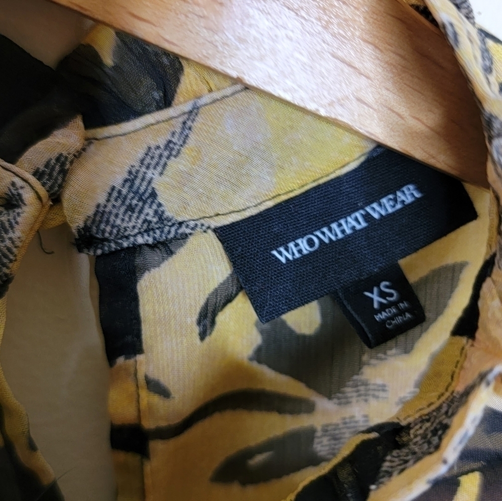 Who What Wear Semi-Sheer Yellow & Black Floral Tank Blouse Size XS Ruffle Detail - Picture 4 of 5